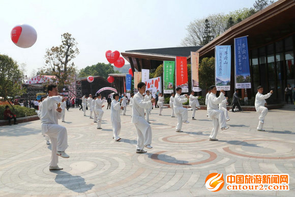 【资讯】齐云小镇:整合旅游产业链 打造“国际文旅游憩目的地”(图3) 【资讯】齐云小镇:整合旅游产业链 打造“国际文旅游憩目的地”(图3)