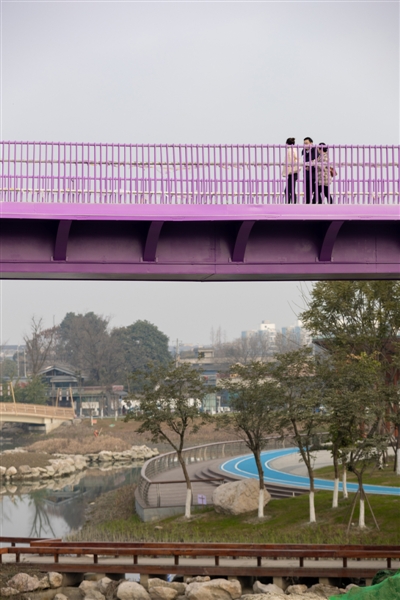【资讯】成都锦城公园江安桥亮相 今年春节来“飘带桥”看飞机(图2)